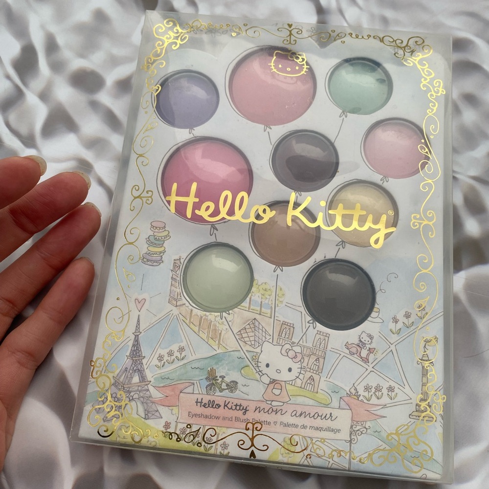 Hello Kitty Mon Amour Pastel Eyeshadow & Blush Set NIB